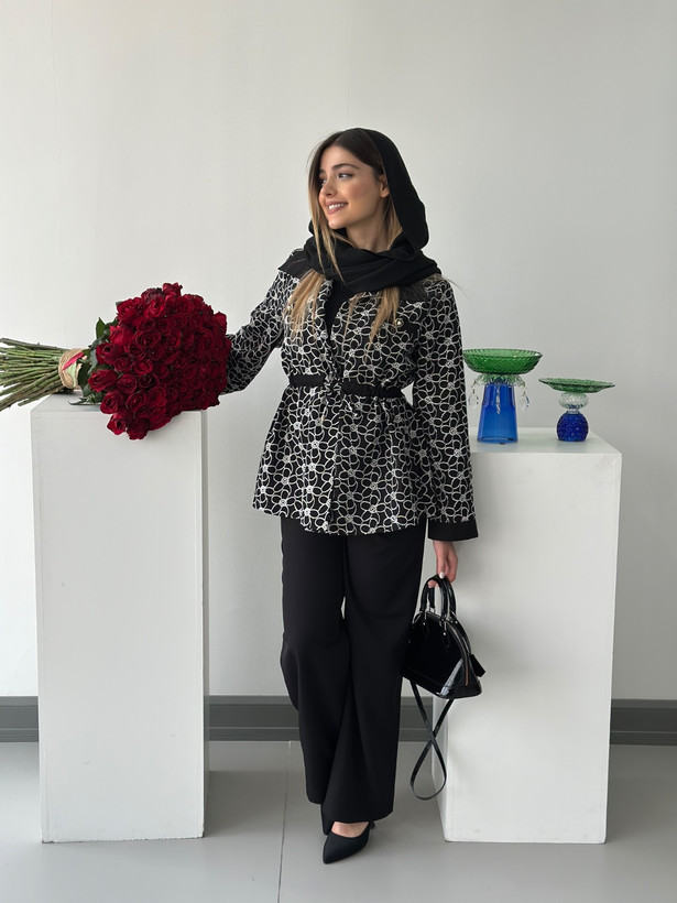 کت زنانه لینن خامه دوزی گلدار سفید مشکی کمر دار آستین بلند