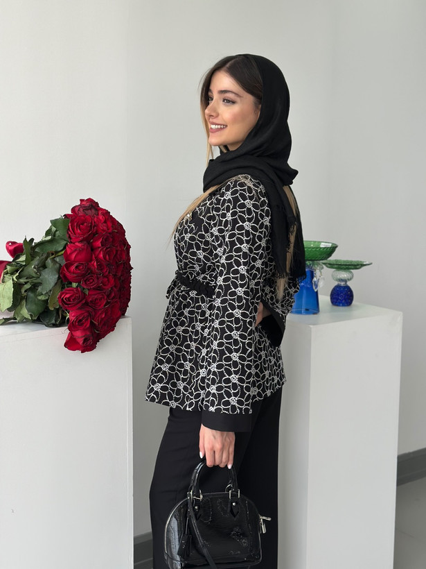 کت زنانه لینن خامه دوزی گلدار سفید مشکی کمر دار آستین بلند